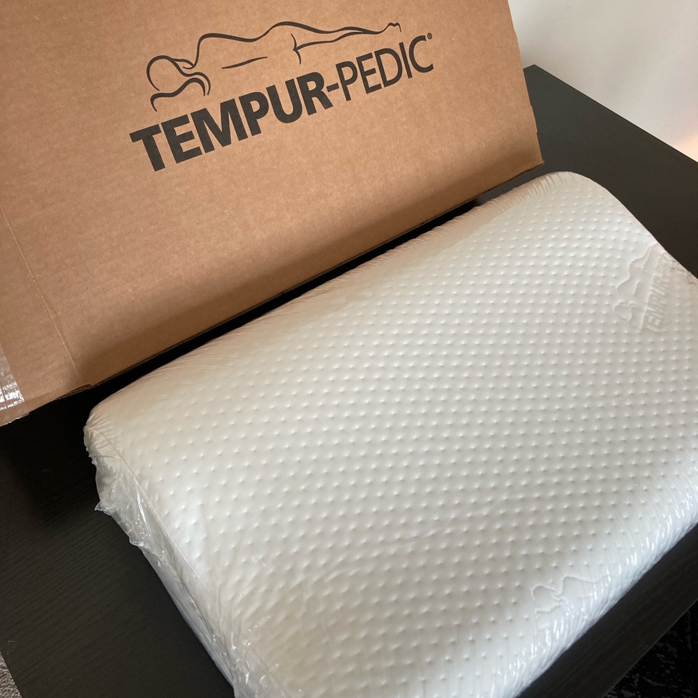 BRAND NEW TEMPURPEDIC NECK PILLOW LARGE